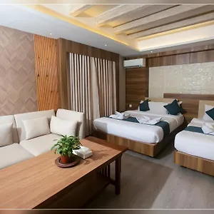 3* 호텔 Maya Boutique Hotel